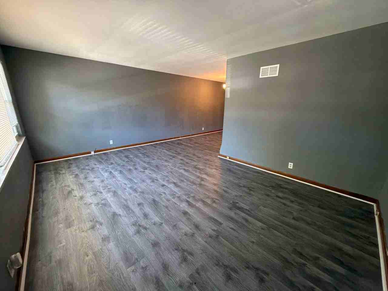 3238 S Compton Ave - Photo 2 of 8