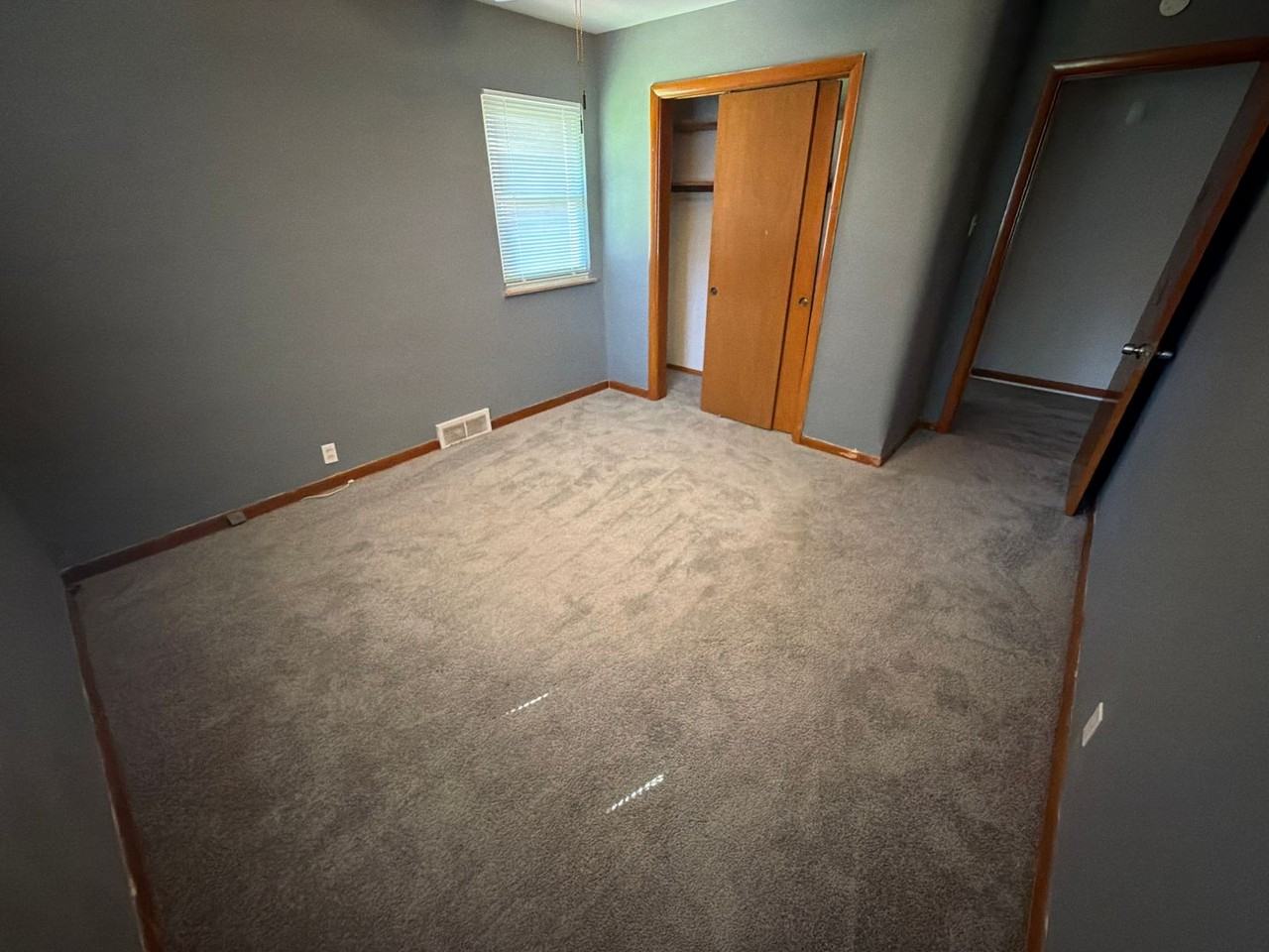 3238 S Compton Ave - Photo 6 of 8