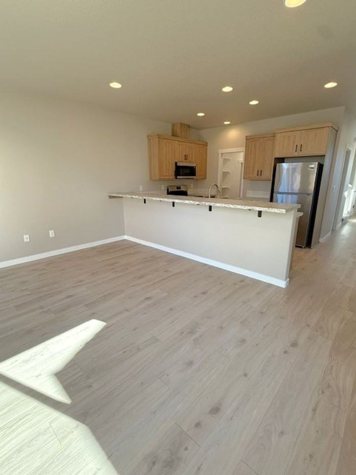 4926 Ne 34th St - Photo 2 of 16