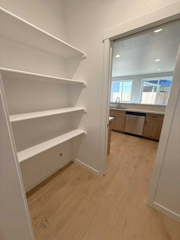 4926 Ne 34th St - Photo 6 of 16