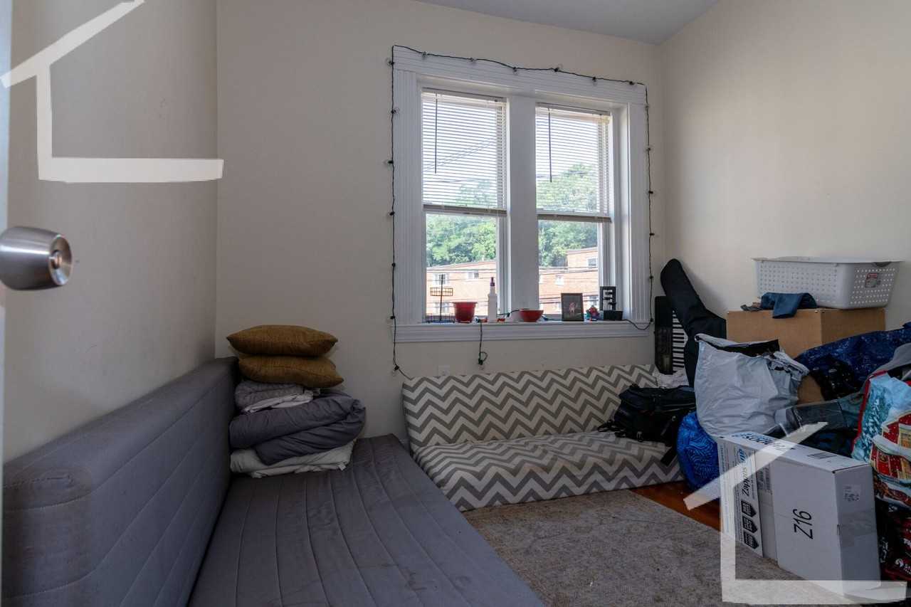 45 Brackett St - Photo 4 of 10