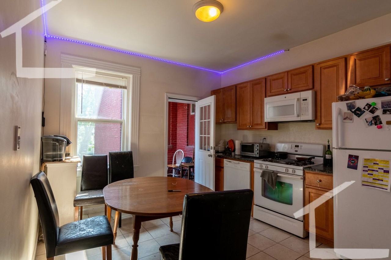 45 Brackett St - Photo 5 of 10