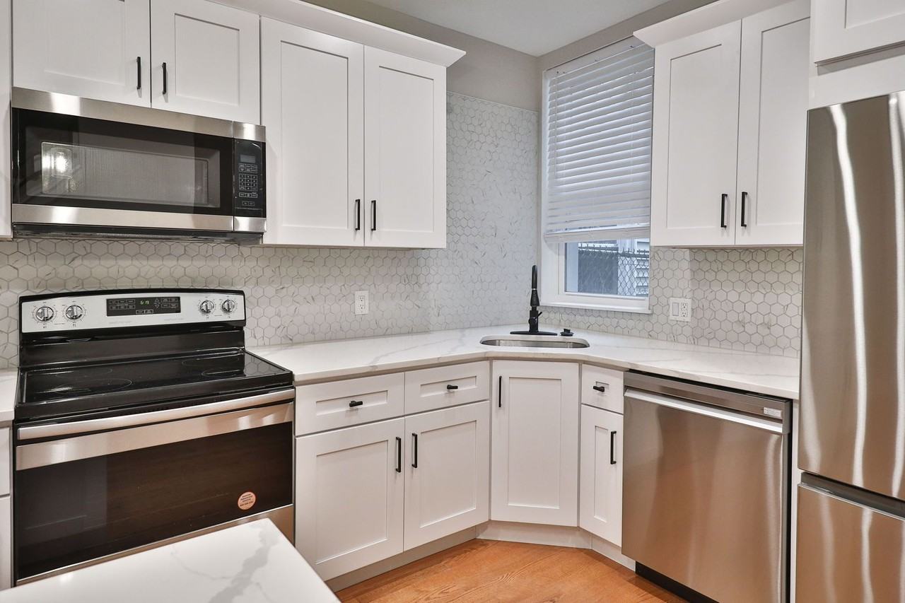 1812 N Croskey St - Photo 5 of 24