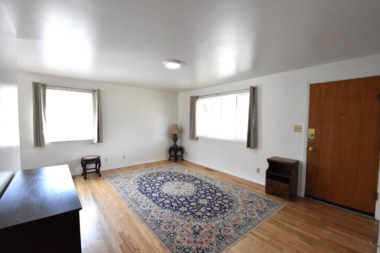 910 35th St - Photo 7 of 28
