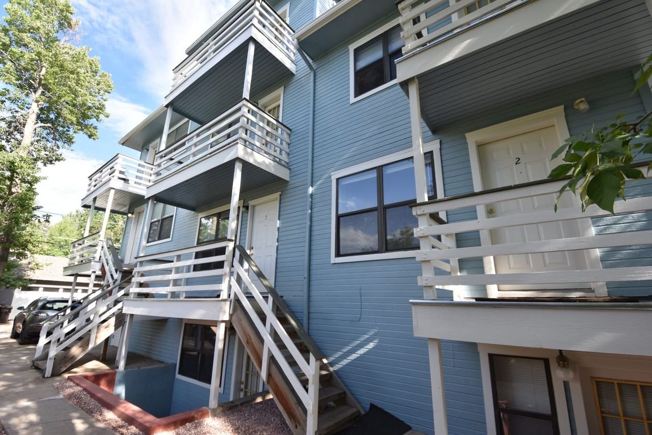 2927 Broadway St - Photo 2 of 29