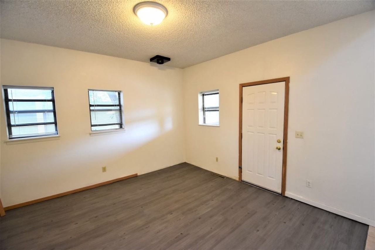 2927 Broadway St - Photo 6 of 29