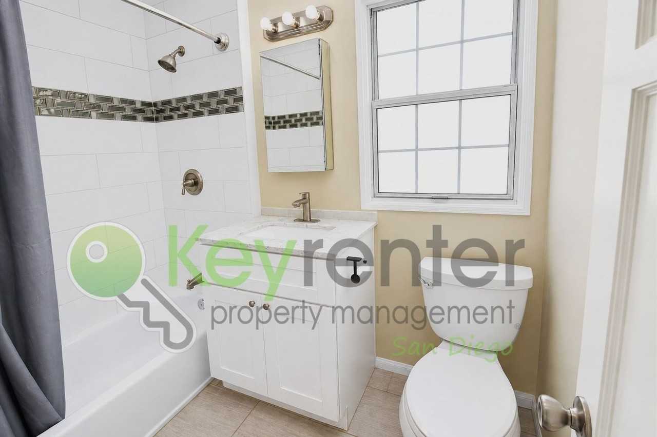 4517 55th St - Photo 3 of 20