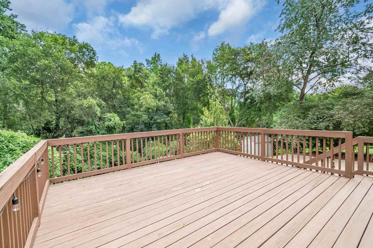 6700 Woodstock Dr - Photo 3 of 47