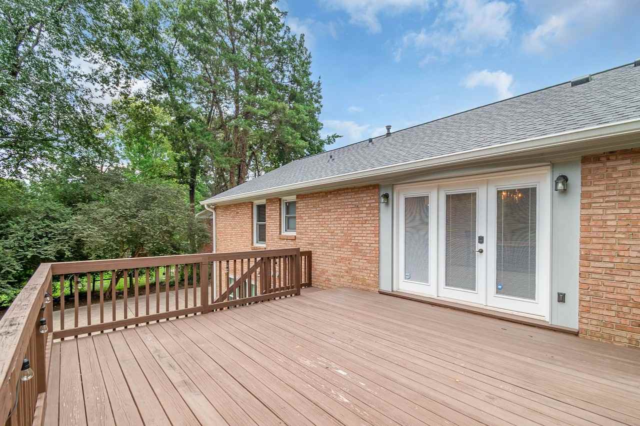 6700 Woodstock Dr - Photo 4 of 47