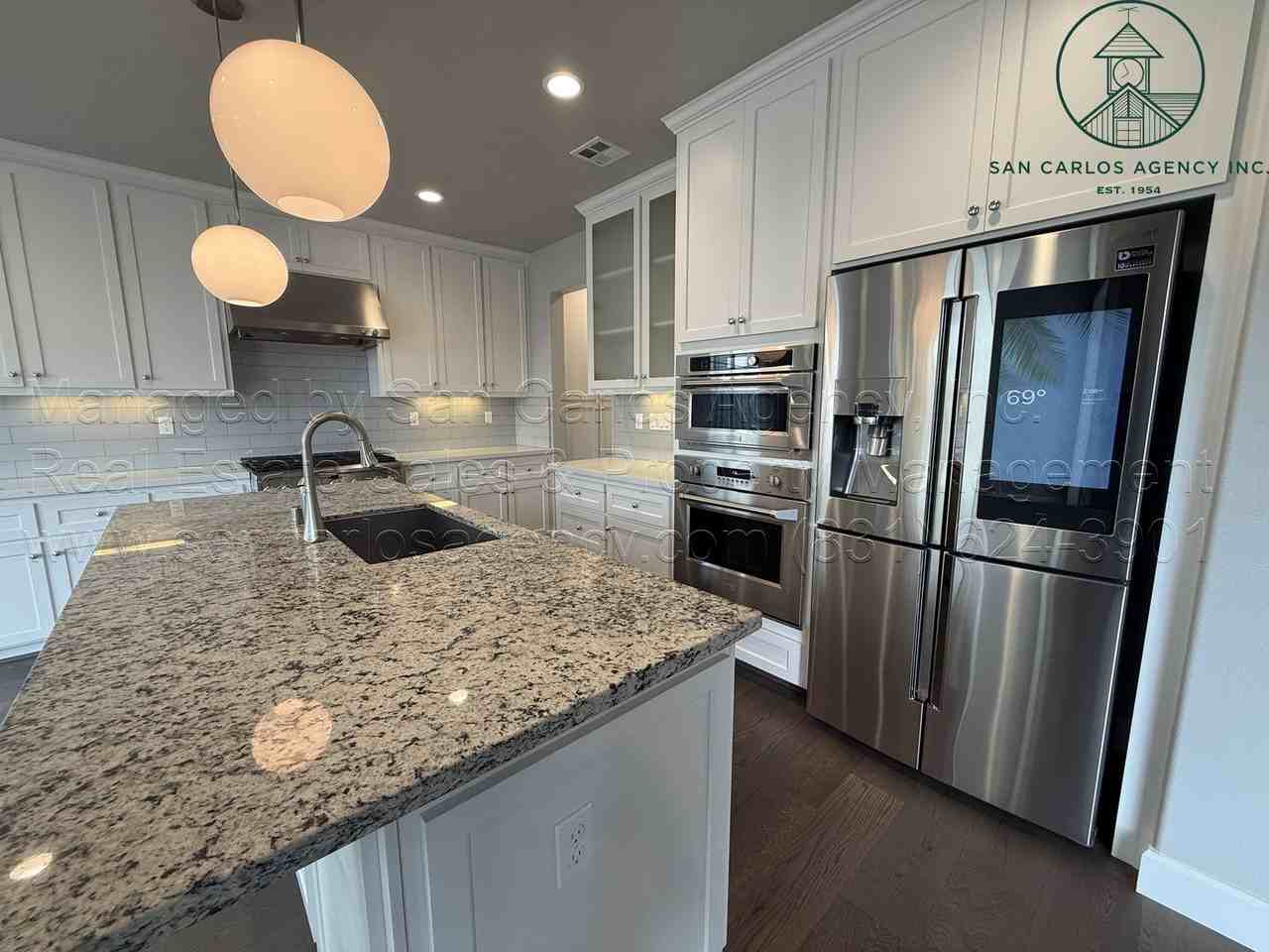 271 10th St - Photo 7 of 27