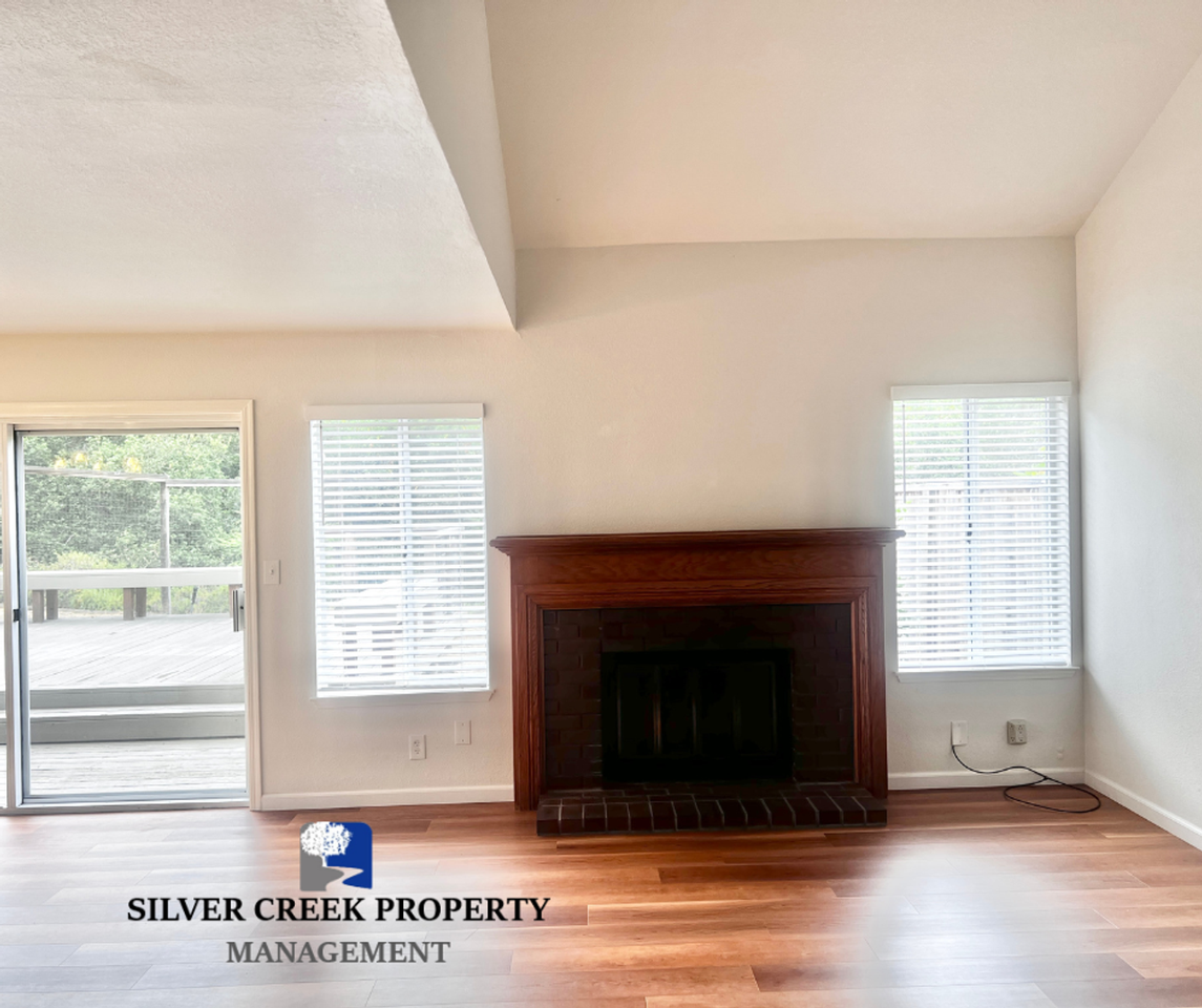 21072 Greenwood Cir - Photo 5 of 23