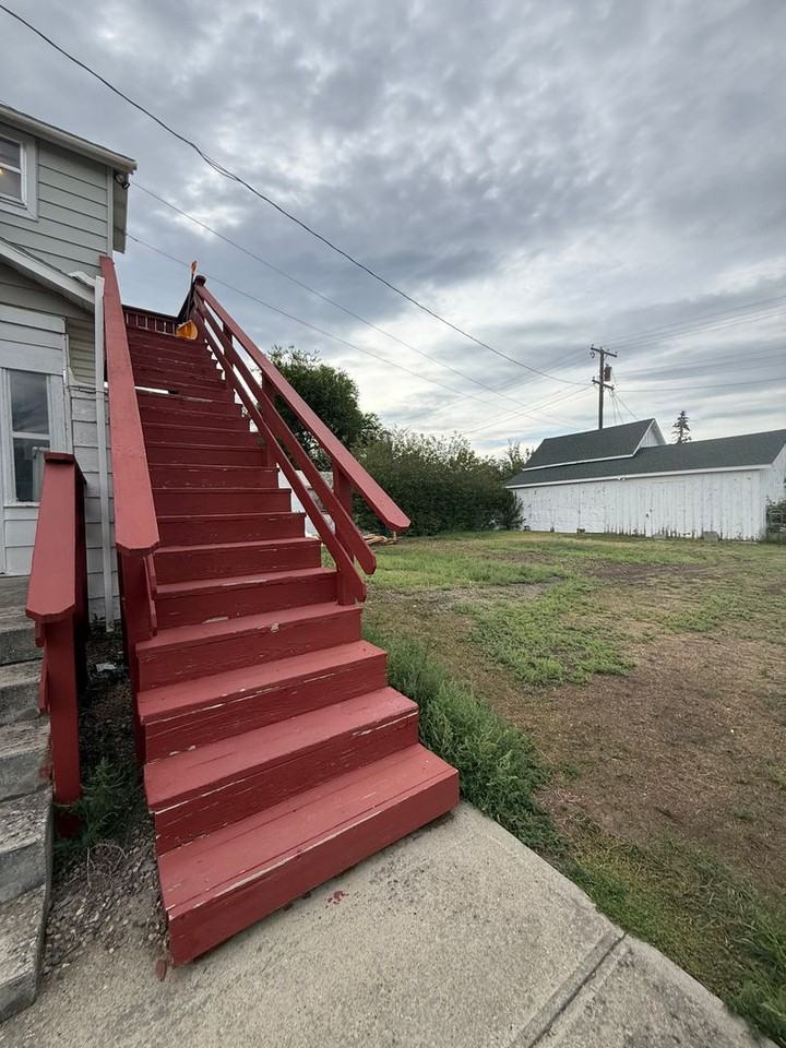 101 2nd St W - Photo 2 of 12