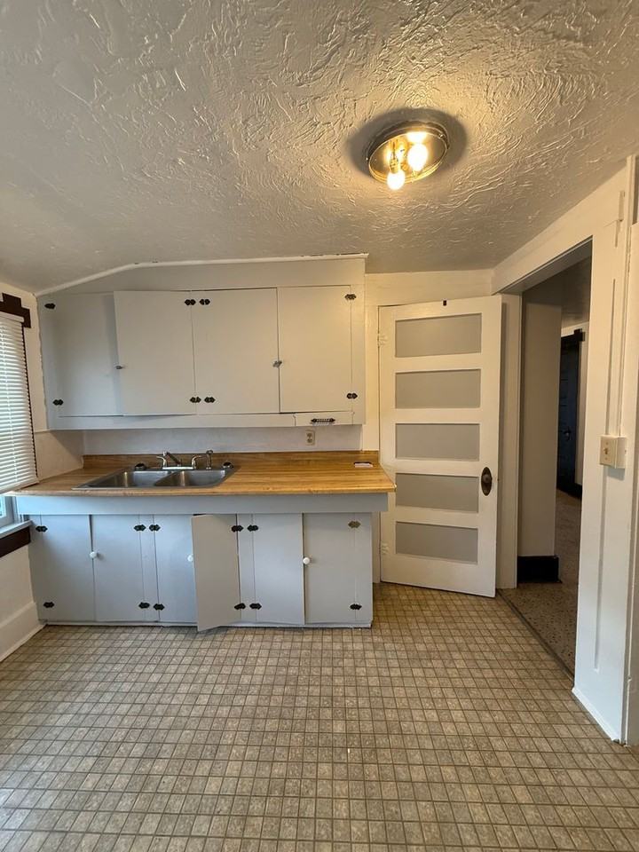 101 2nd St W - Photo 3 of 12