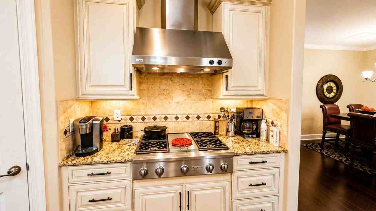 2519 Vaccaro Dr - Photo 5 of 46