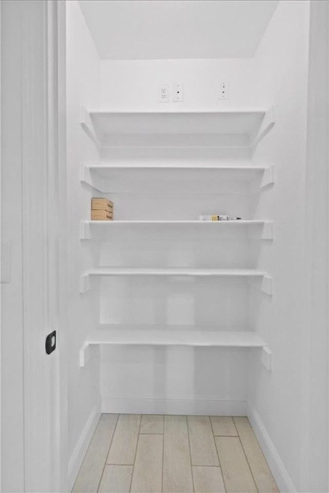 1512 Lowery St - Photo 7 of 16