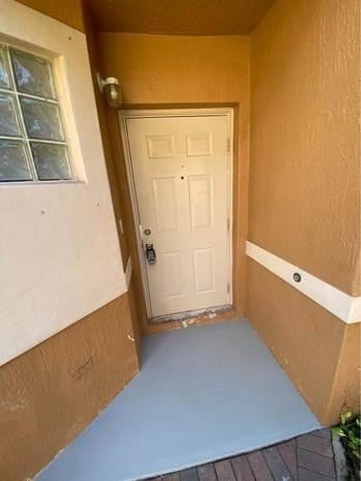 9850 Nw 24th Ct - Photo 6 of 21