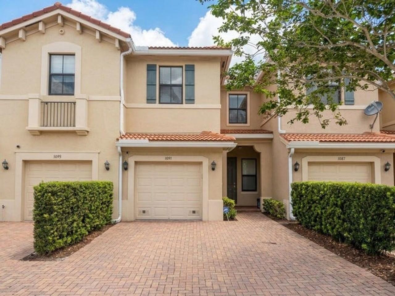 1091 Nw 33rd St - Photo 5 of 15