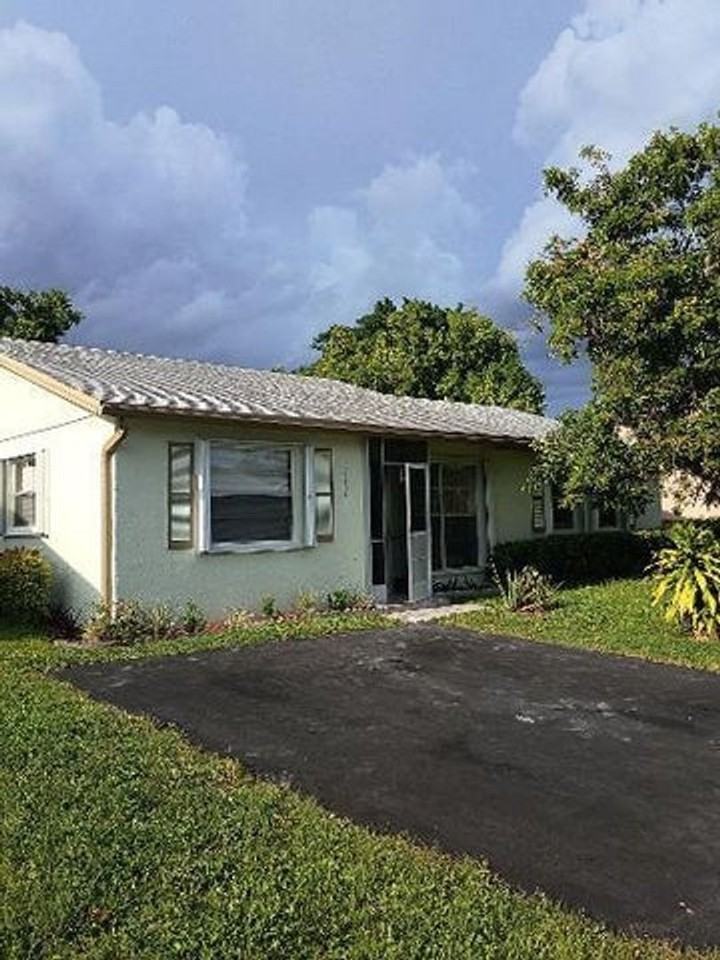 6761 Nw 24th Ct - Photo 4 of 13