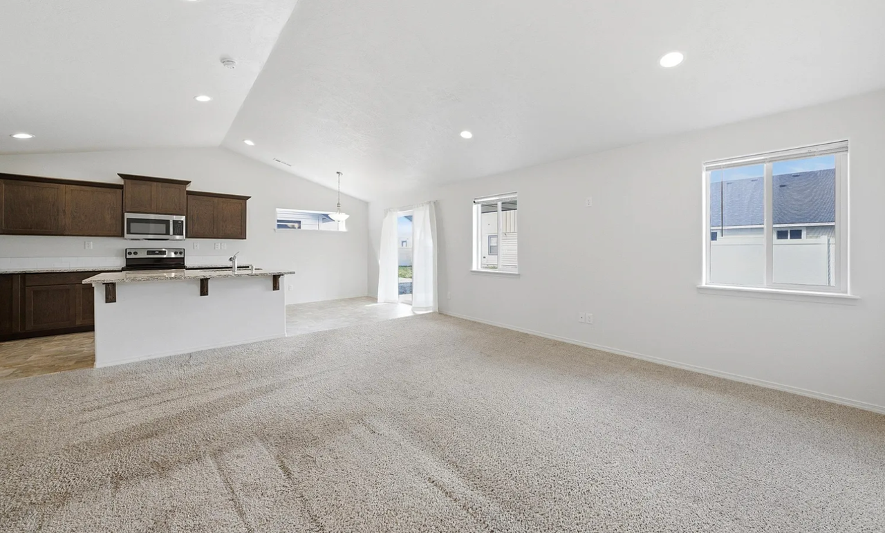 1032 W Sequoia Rd - Photo 4 of 28
