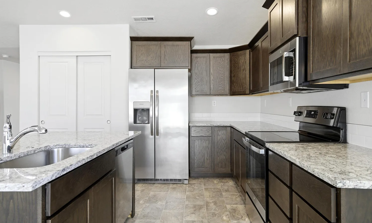 1032 W Sequoia Rd - Photo 5 of 28