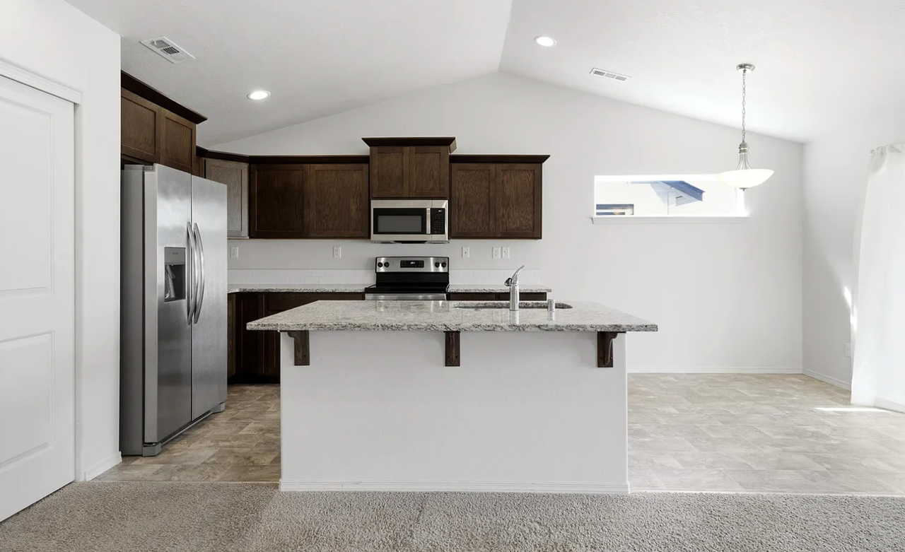 1032 W Sequoia Rd - Photo 7 of 28