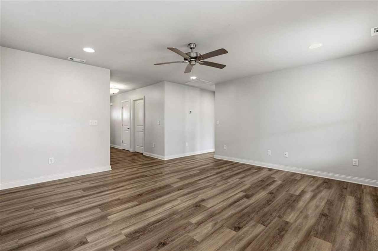 7191 Seagraves Ct - Photo 4 of 15