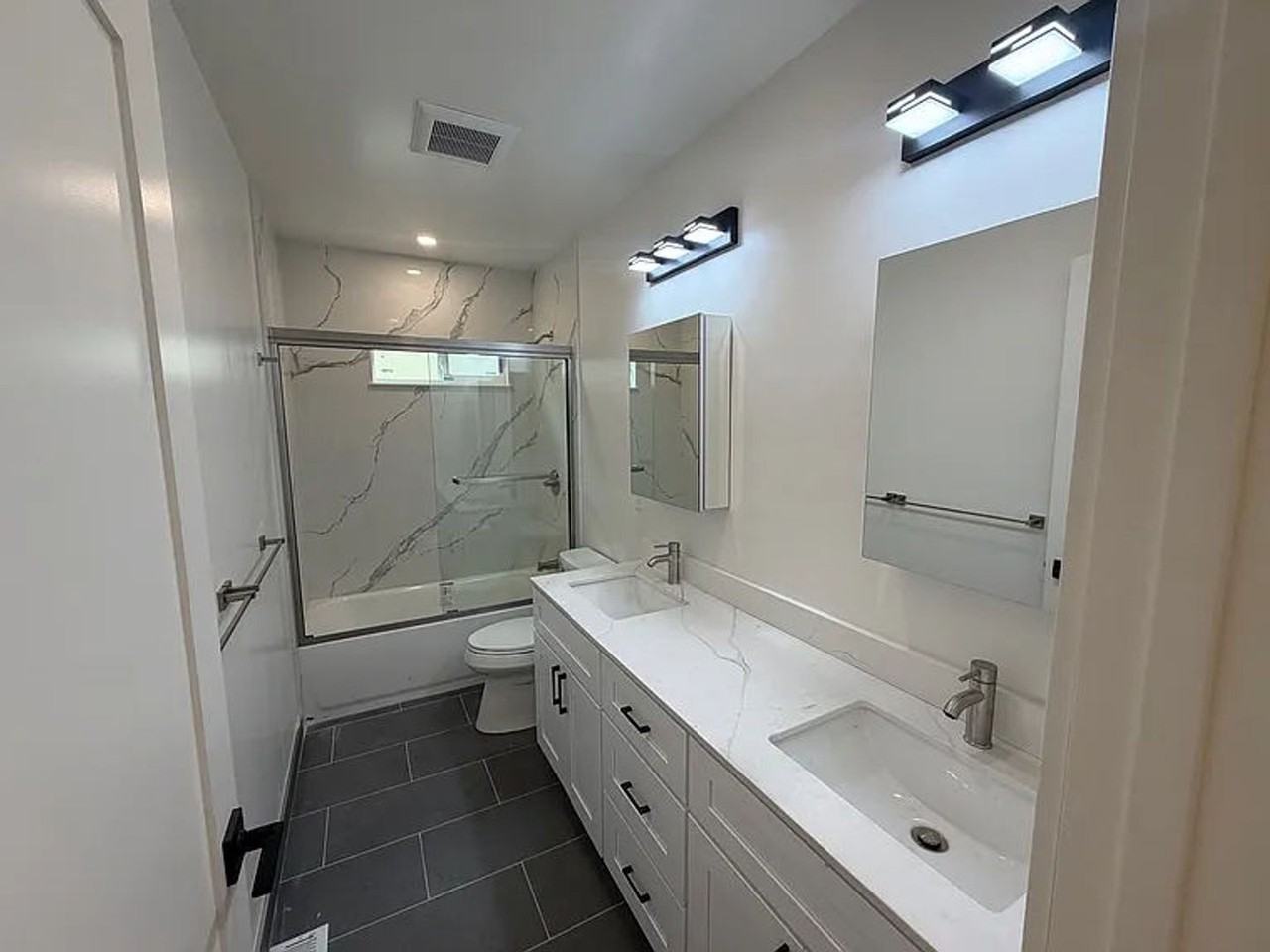 1826 Parker St - Photo 4 of 17