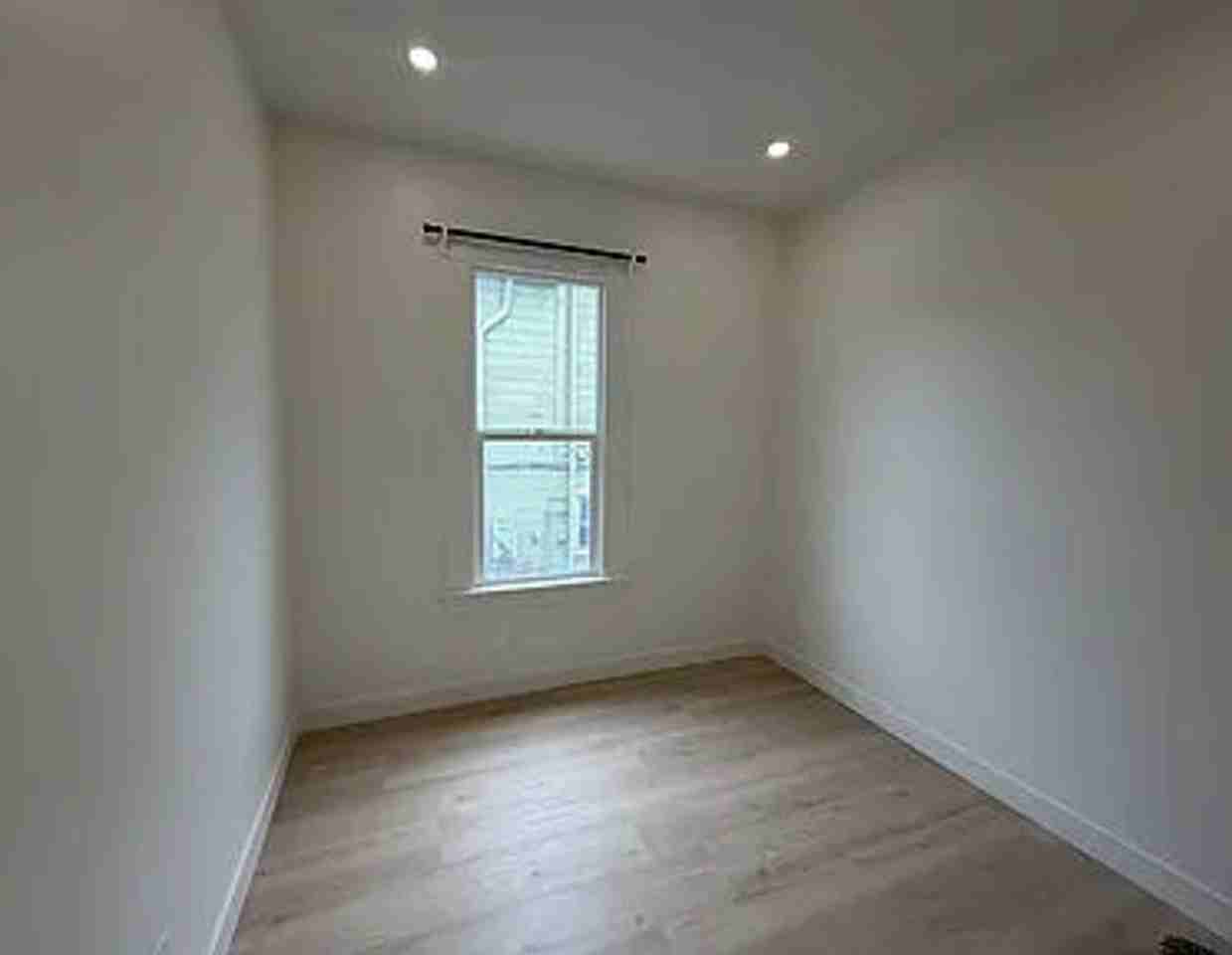 1826 Parker St - Photo 6 of 17
