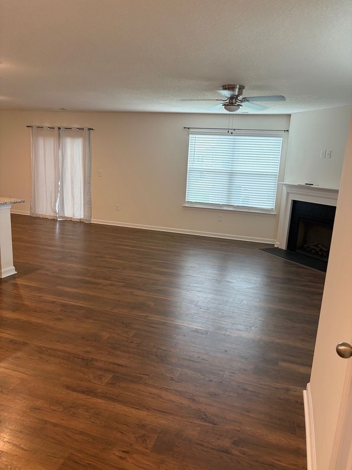 2320 Beacon Rd - Photo 2 of 34