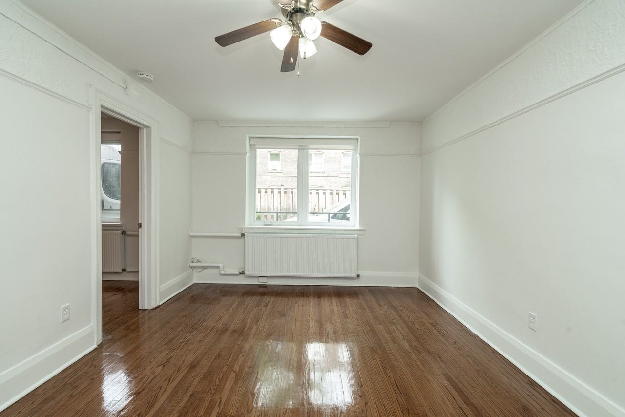 100 Vaughan Road - Photo 3 of 10