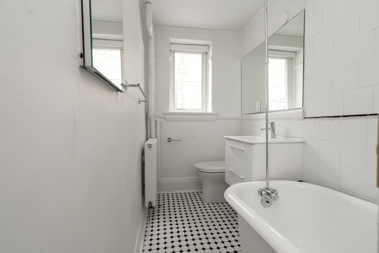 100 Vaughan Road - Photo 7 of 10