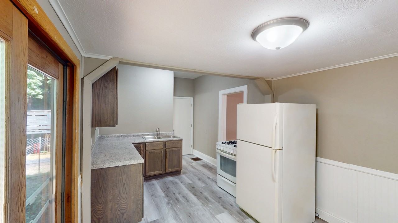 621 N Dixon Ave #1 - Photo 2 of 14