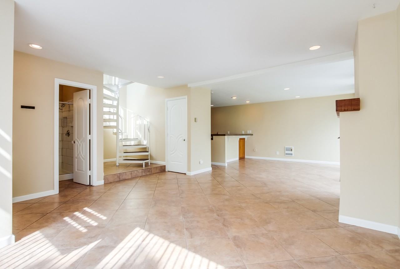 675 S Sierra Ave #19 - Photo 3 of 25