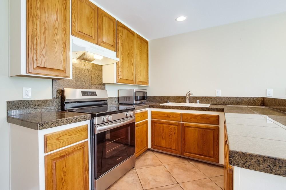 675 S Sierra Ave #19 - Photo 6 of 25