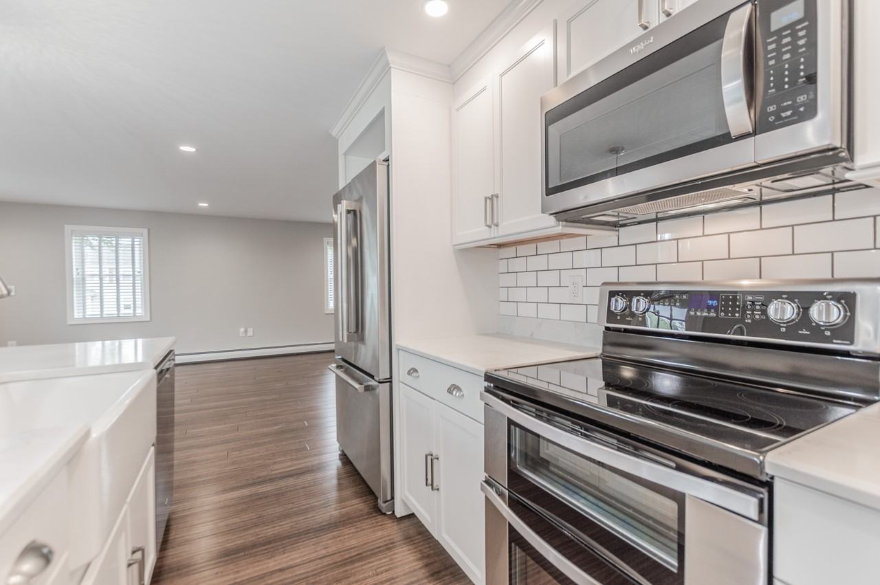 15 Brian Ave #R - Photo 7 of 24