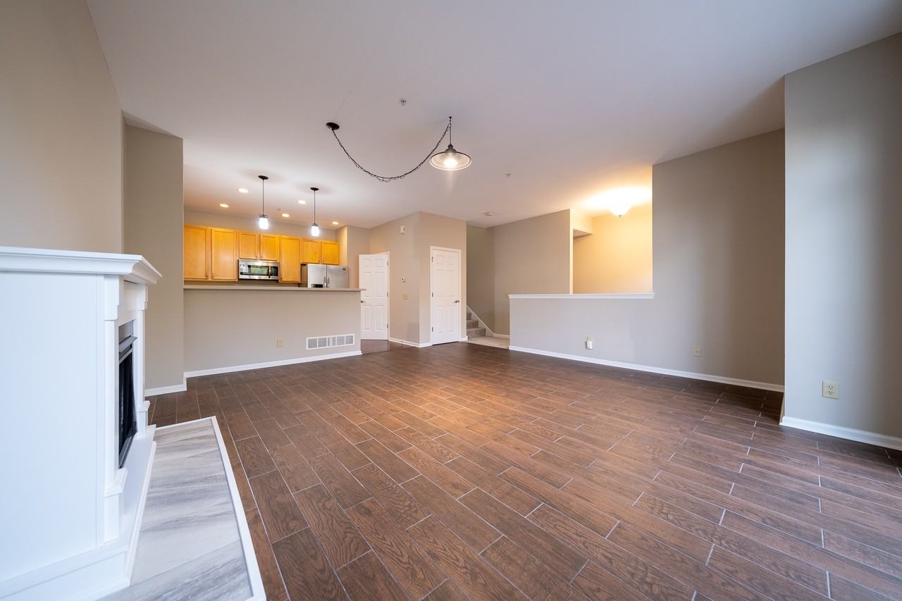 8107 Oakview Dr N #1 - Photo 3 of 19
