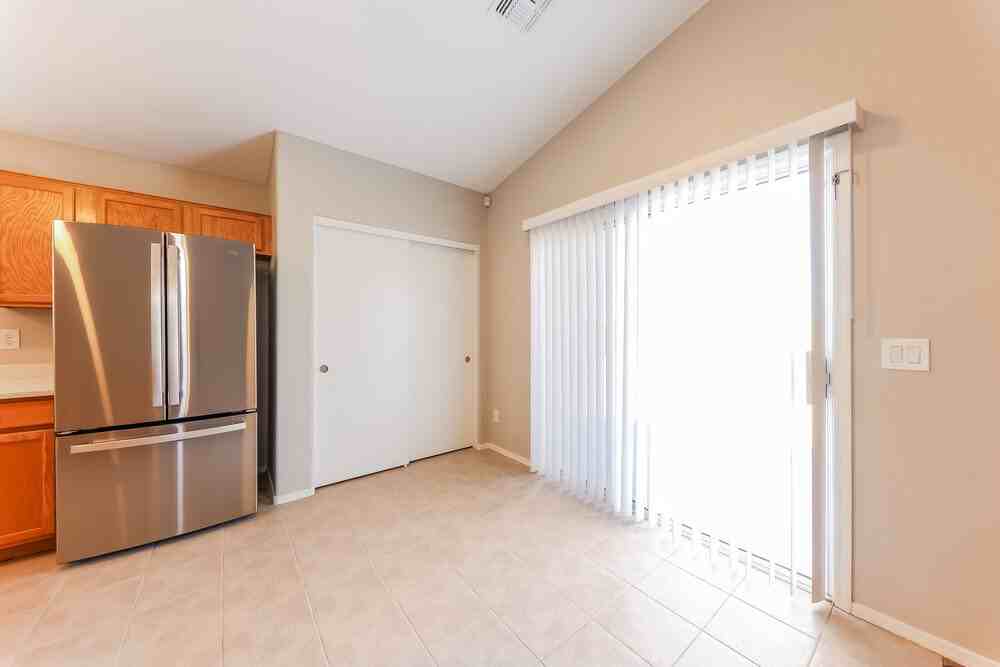 13710 N 124th Ln - Photo 7 of 16