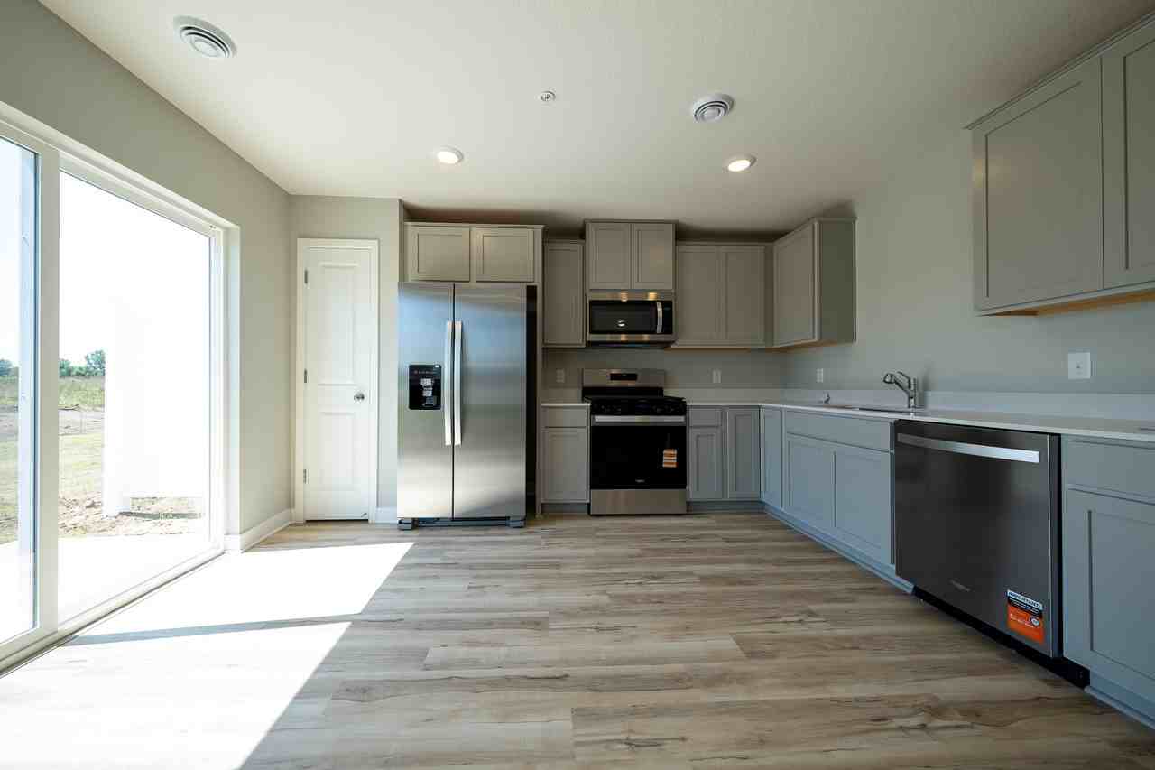 17579 Driscoll Pl #1 - Photo 5 of 41