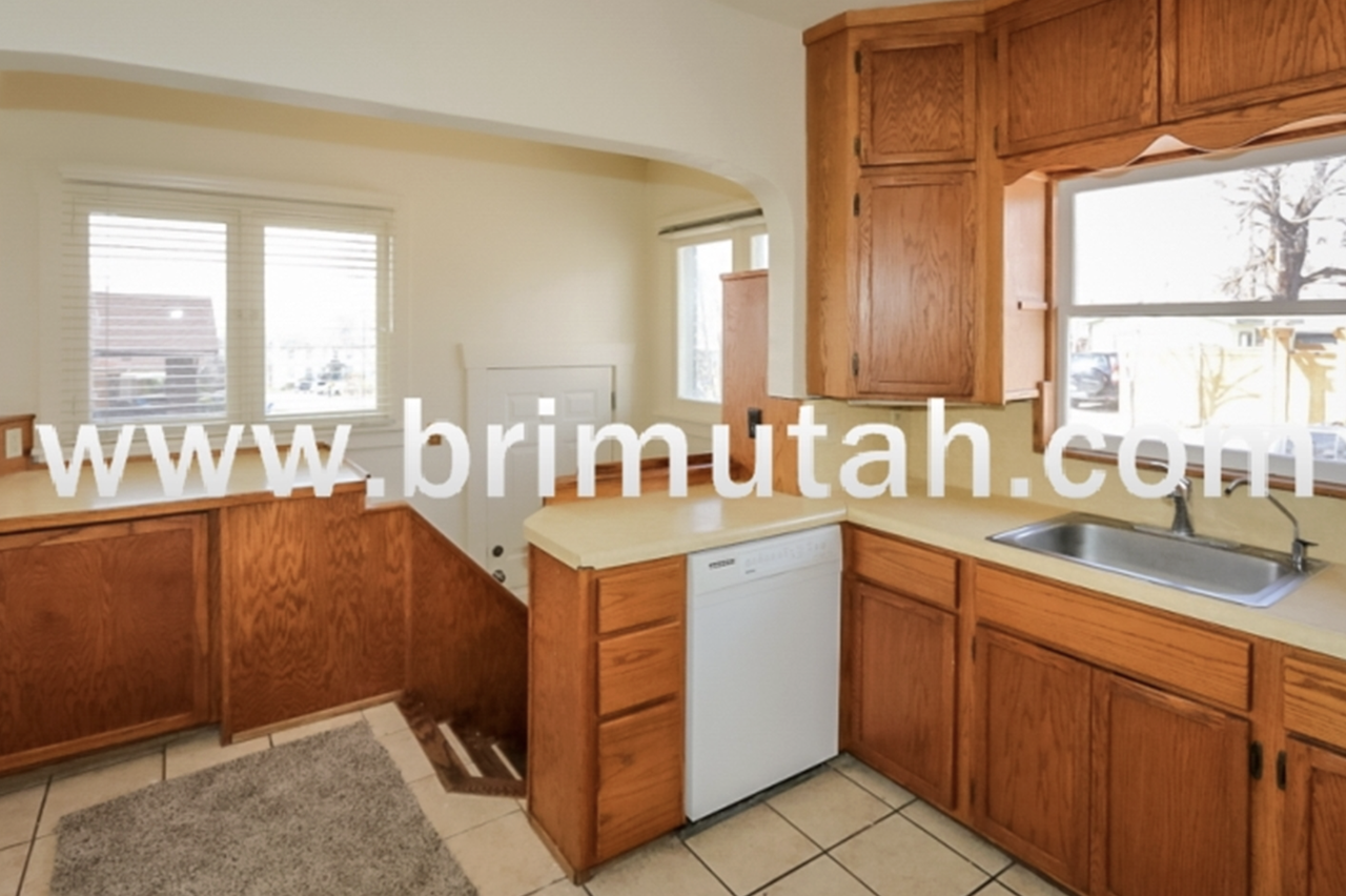 462 S 1100 E #1 - Photo 7 of 21