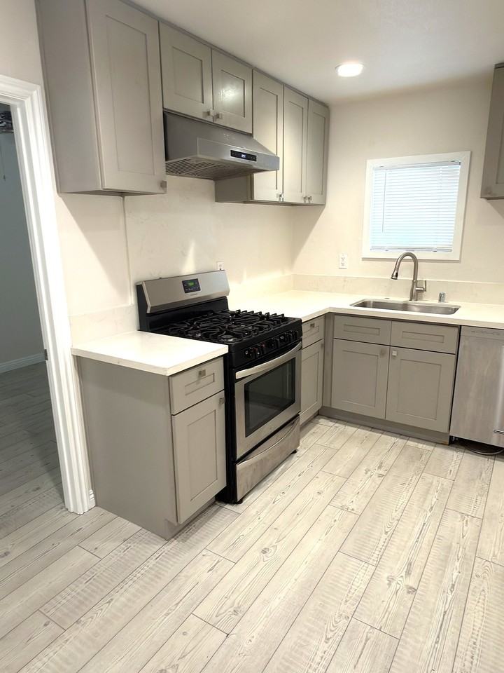 1603 W 60th Pl #1603 - Photo 7 of 20