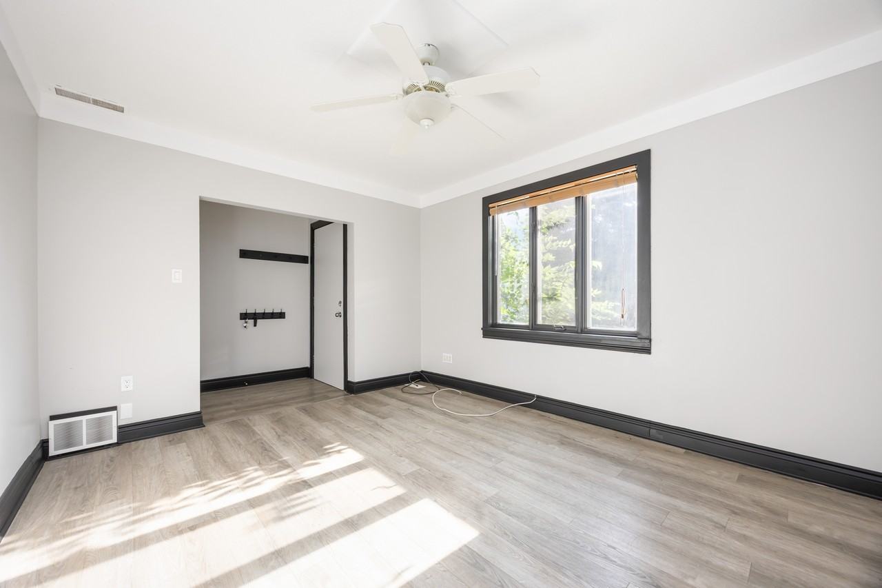 315 Collingwood St - Photo 4 of 18