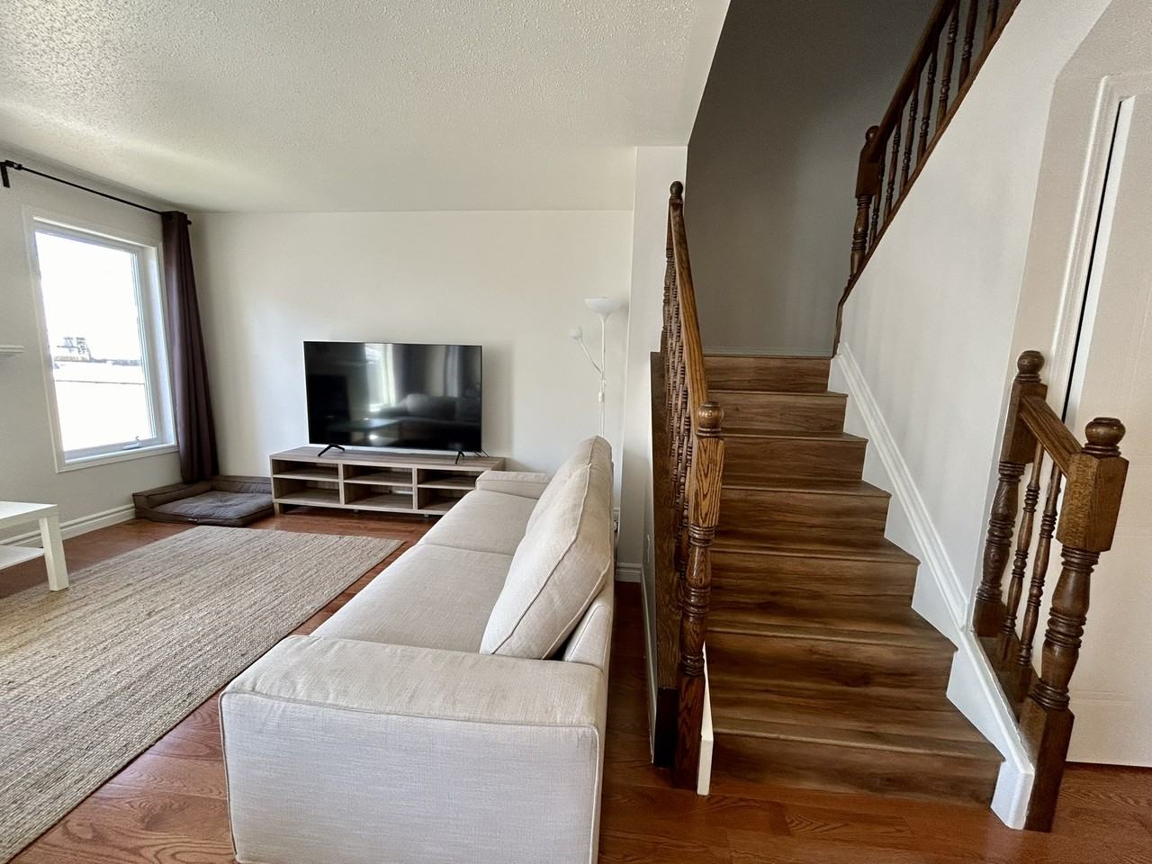 176 Cresthaven Dr - Photo 2 of 21