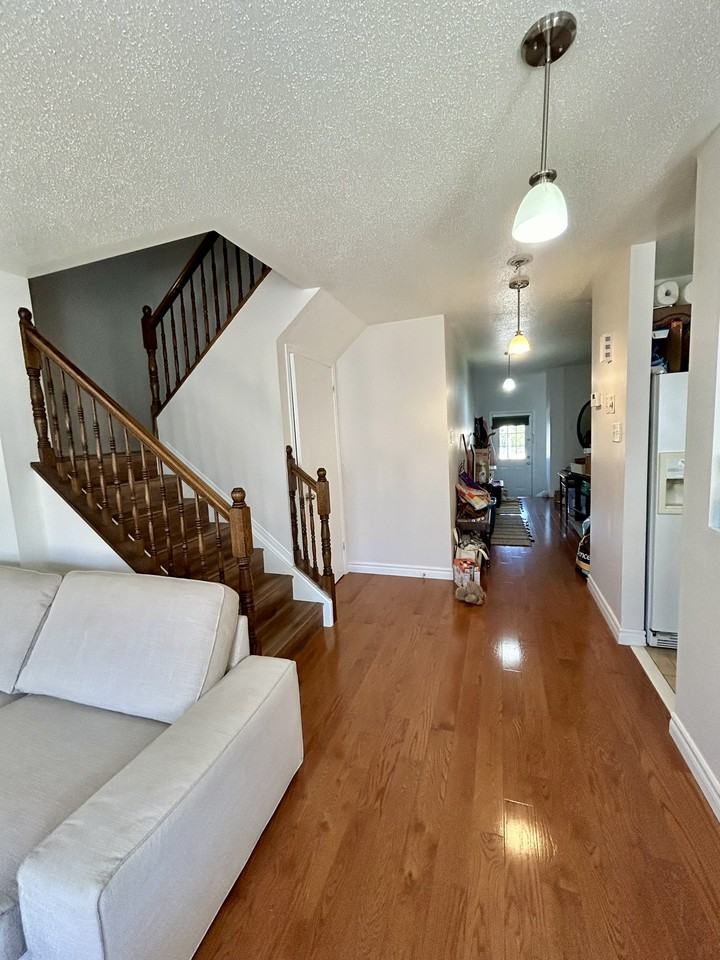 176 Cresthaven Dr - Photo 3 of 21