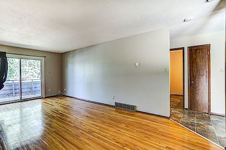 A, 1009 McKinnon Drive Northeast - Photo 4 of 18