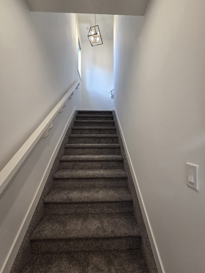 11521 67 St Nw - Photo 3 of 18