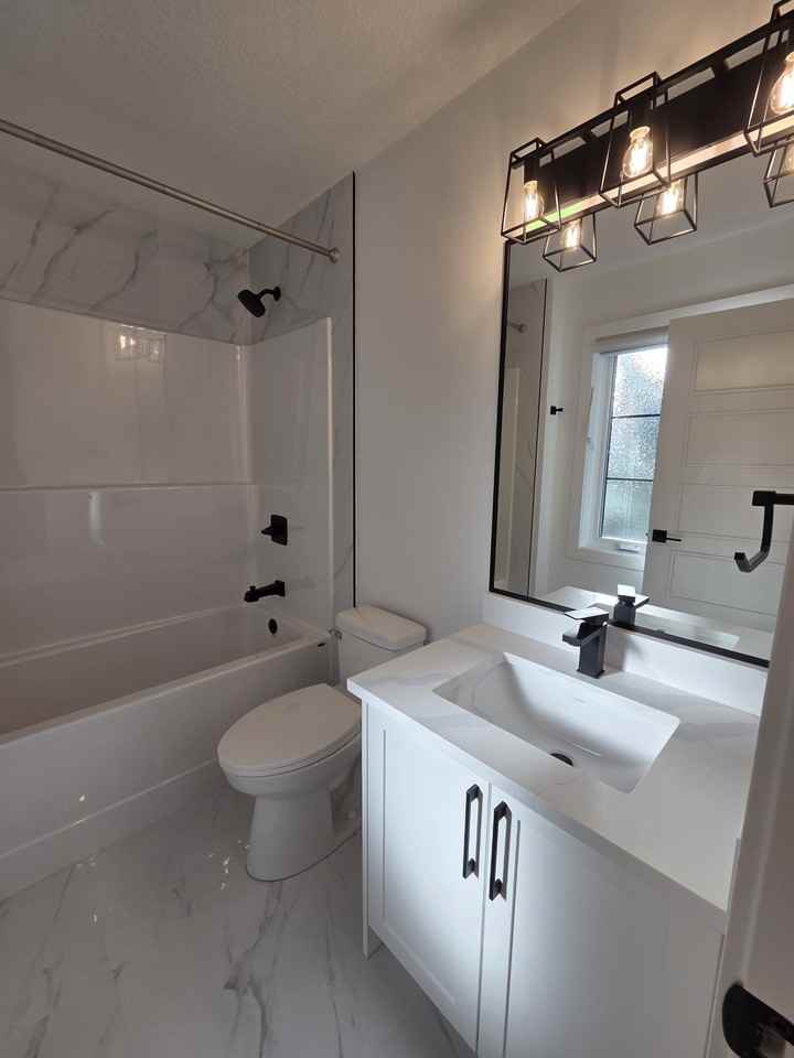 11521 67 St Nw - Photo 6 of 18