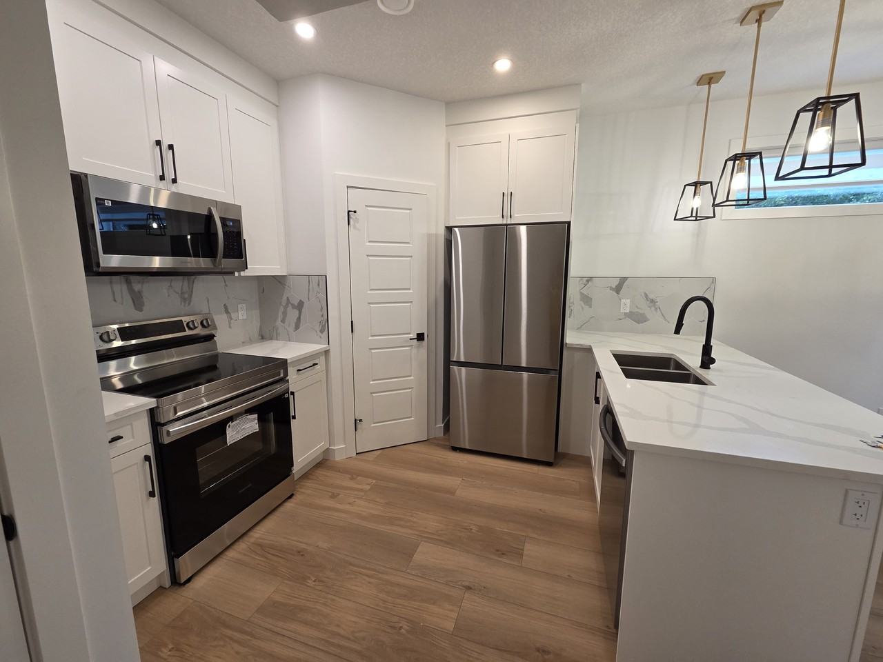 11521 67 St Nw - Photo 5 of 18