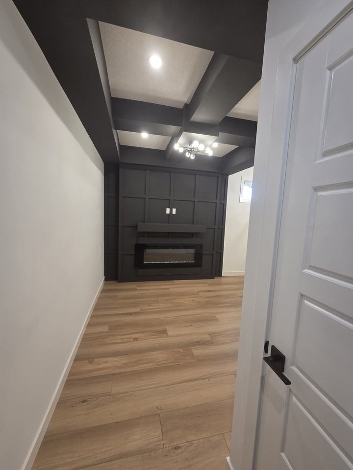 11519 67 St Nw - Photo 2 of 17