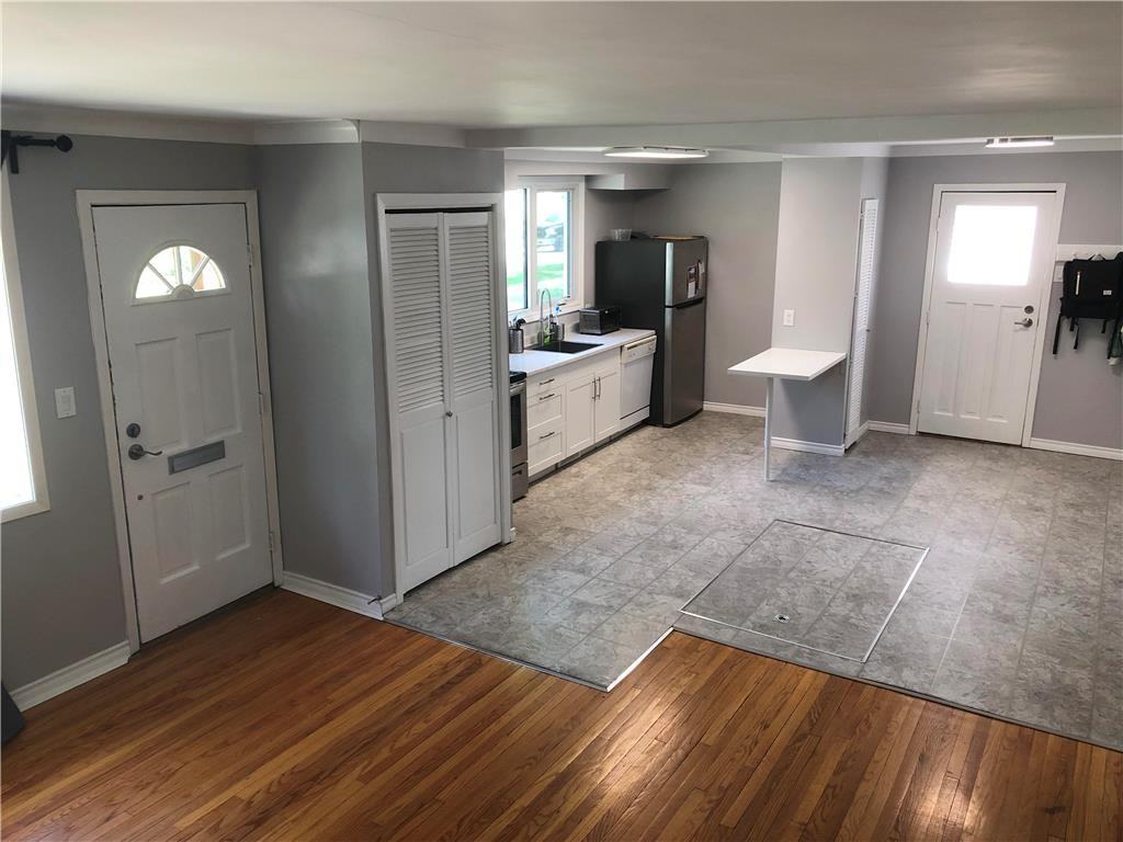 964 Crescent Dr - Photo 3 of 9