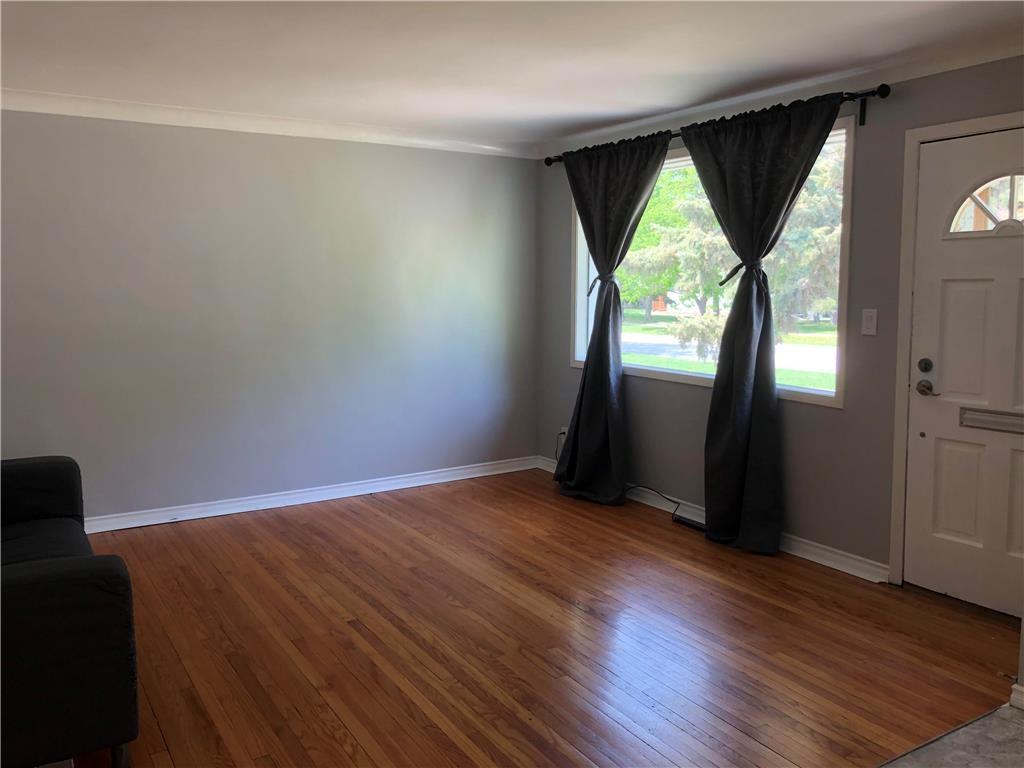964 Crescent Dr - Photo 6 of 9